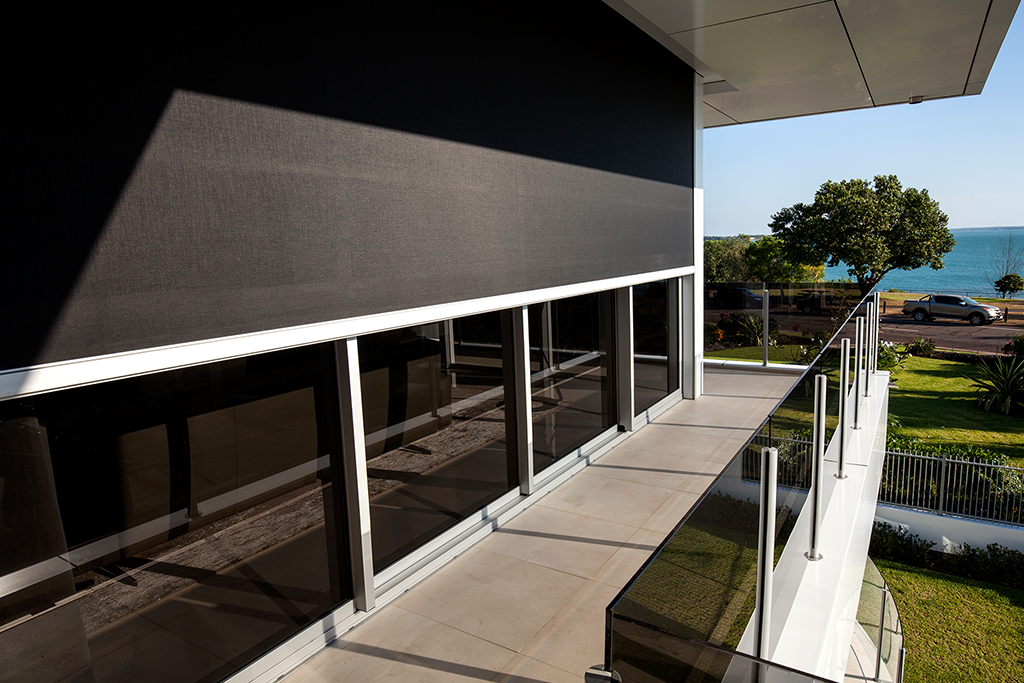 outdoor-blind-zipscreen-balcony
